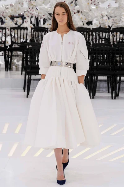 Look 11